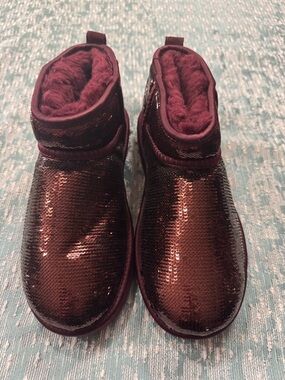 UGG Sequin Shearling Ankle Boots - Burgundy size 7